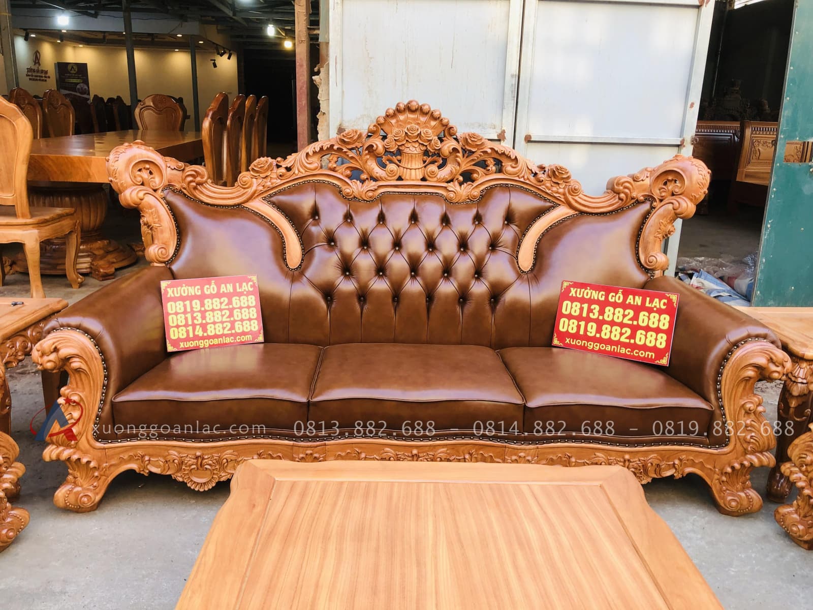 Bàn giao bộ bàn ghế hoàng gia bọc đệm gỗ gõ đỏ 10 món cho Anh Nghiêm- Bắc Ninh 37 đoản dài hoàng gia kích thước hoành tráng