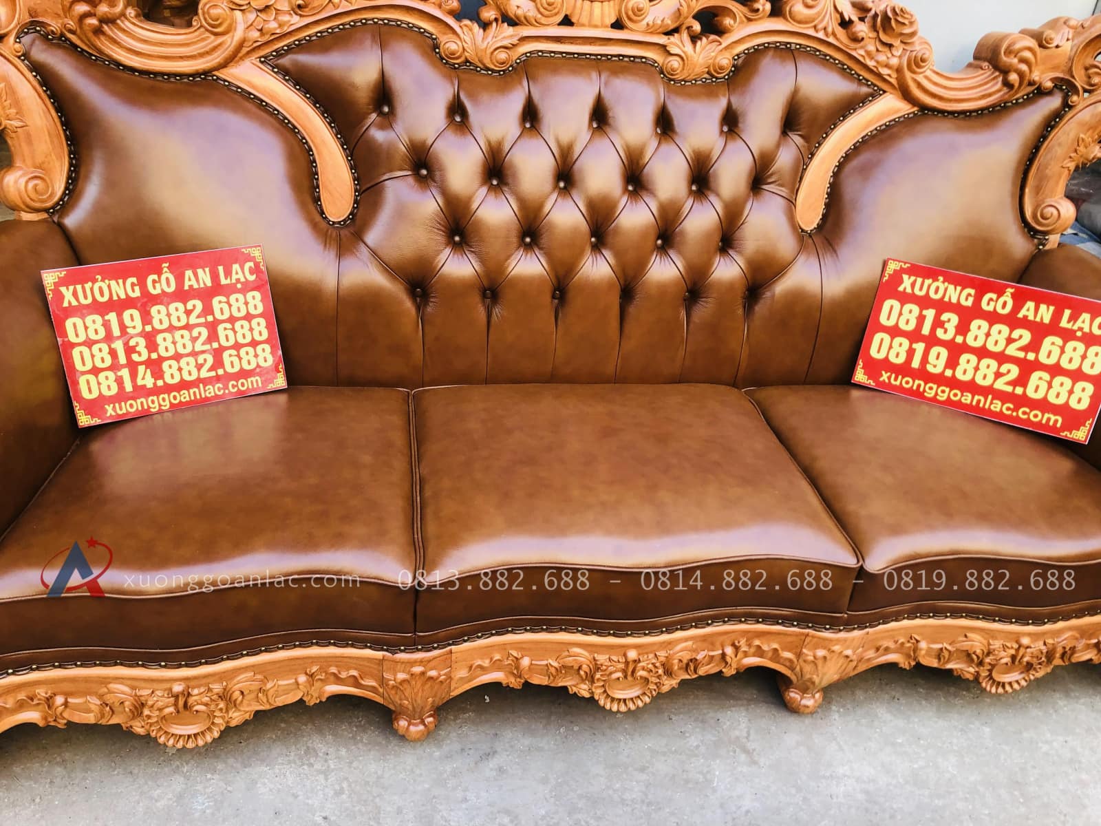 Bàn giao bộ bàn ghế hoàng gia bọc đệm gỗ gõ đỏ 10 món cho Anh Nghiêm- Bắc Ninh 38 mặt ngồi và lưng tựa của đoản bọc da cao cấp
