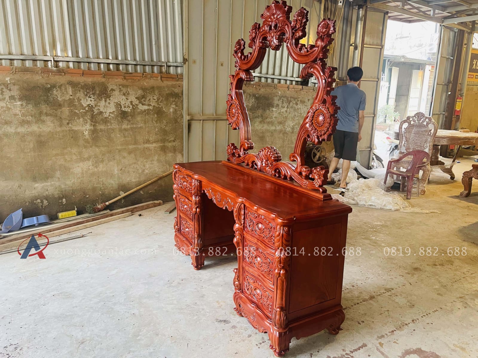 Siêu phẩm bàn phấn hoàng gia (Chị Giang, Hà Nội) 22 bàn phấn kích thước lớn