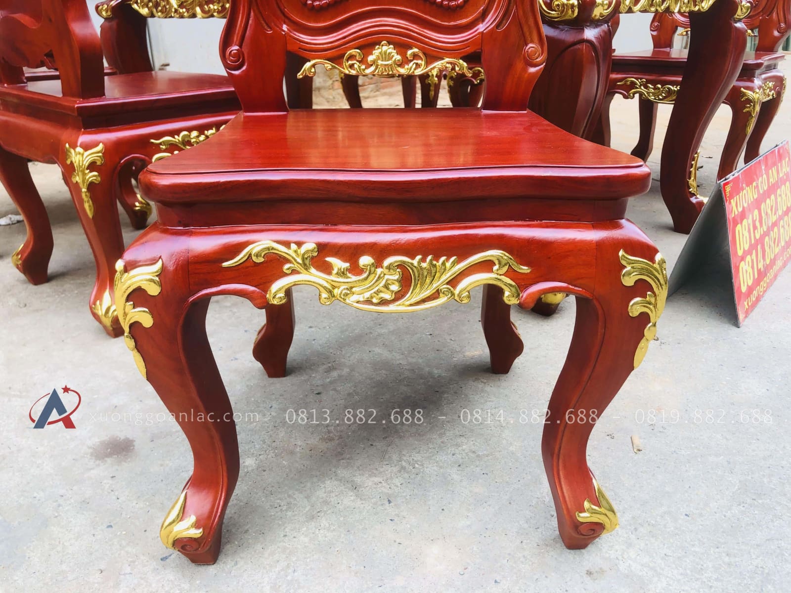 Bộ bàn ăn hoàng gia 1m8x90 6 ghế louis gỗ gõ đỏ dát vàng (Anh Đăng, Thái Nguyên) 32 hệ chân ghế hơi hướng tân cổ điển