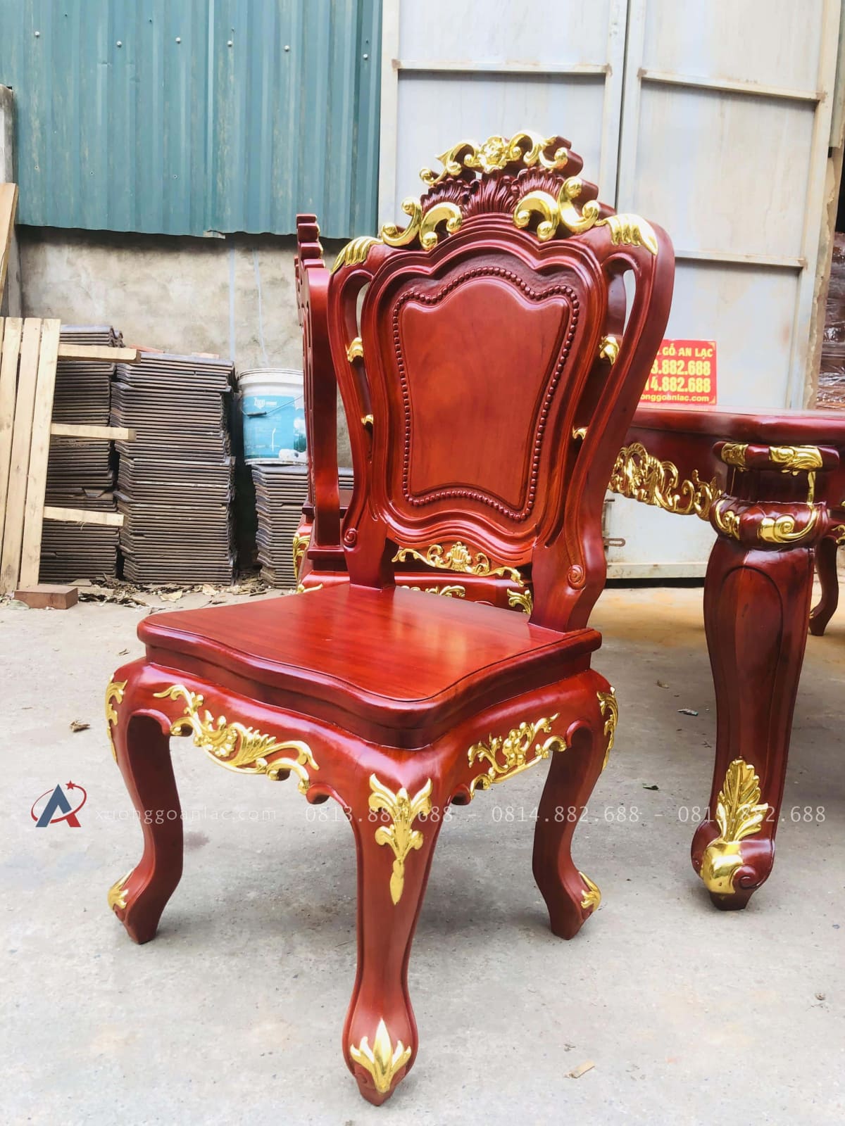 Bộ bàn ăn hoàng gia 1m8x90 6 ghế louis gỗ gõ đỏ dát vàng (Anh Đăng, Thái Nguyên) 29 mẫu ghế mặt ván tràn dày dặn