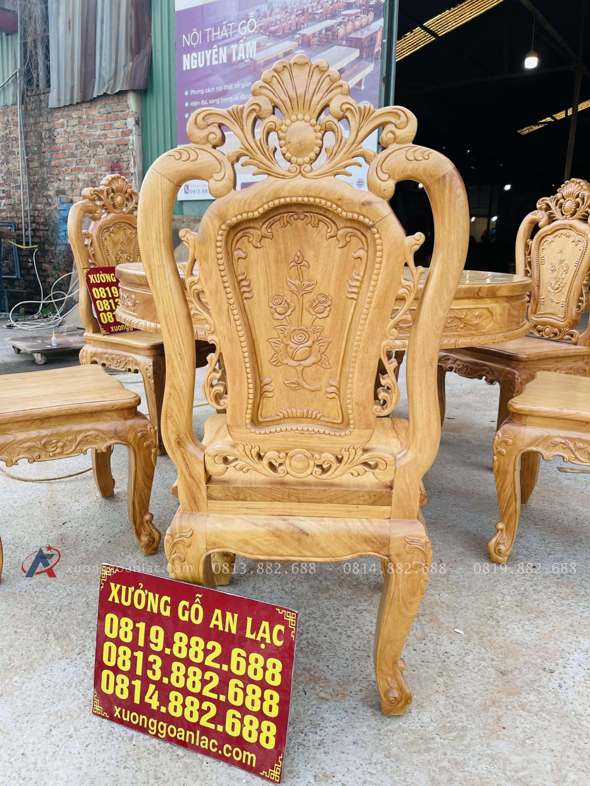 Bộ bàn ăn tròn 6 ghế hồng hạt gỗ gõ đỏ cao cấp (Chị Hằng, Phú Thọ) 26 mặt lưng của ghế ngồi đục tỉa họa tiết sống động