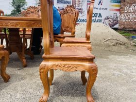 Bộ bàn ăn tròn 8 ghế louis gỗ gõ đỏ hàng vip (Chú Tuệ, Cao Bằng) 22 góc nghiêng của mẫu ghế louis