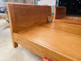 Giường trơn gỗ gõ dát phản 180x200cm 12 đầu giường thiết kế cong nhẹ