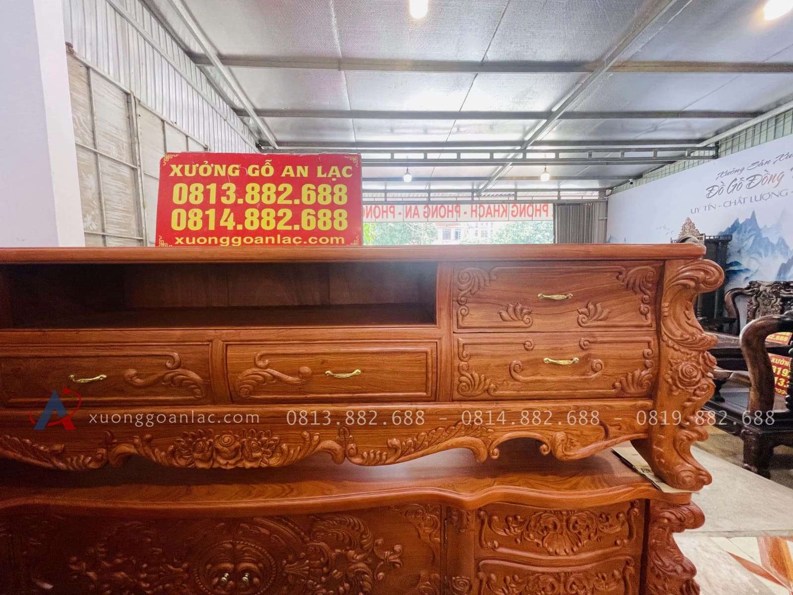 Kệ tivi hoàng gia phẳng 6 ngăn kéo gỗ hương đá cao cấp (Chú Bình, Nghệ An) 22 kệ tivi louis hoàng gia