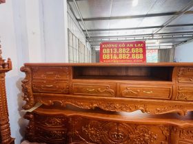 Kệ tivi hoàng gia phẳng 6 ngăn kéo gỗ hương đá cao cấp (Chú Bình, Nghệ An) 14 yếm kệ đục hoa hồng lá tây