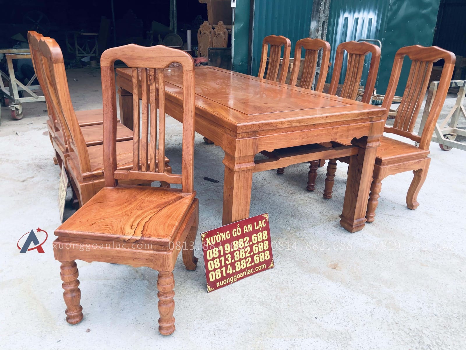 Bộ bàn ăn chữ nhật 8 ghế chữ lan gỗ hương đá (Anh Tùng Anh, Thái Nguyên) 30 ghế lưng cao không tay tiện dụng