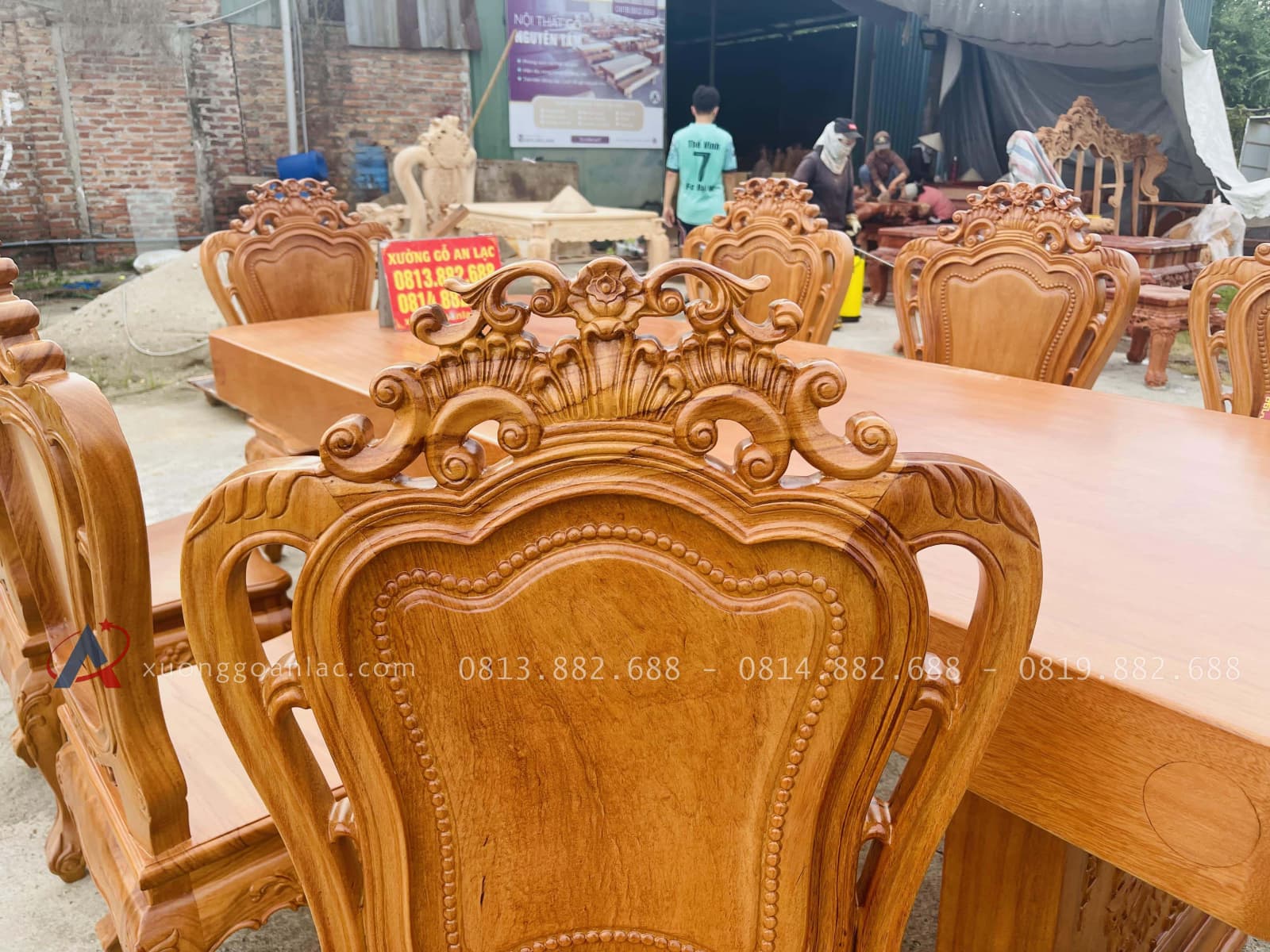 Bộ bàn ăn nguyên khối chữ nhật 8 ghế louis gỗ gõ đỏ hàng vip (Anh Khởi, Tp. Hồ Chí Minh) 37 chương ghế đục hoa lá tây