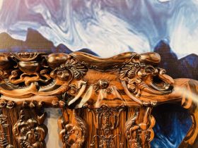 đầu voi chiến đục trên đỉnh chương