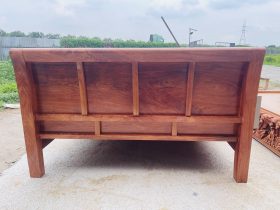Giường 2m x 2m2 trơn hoàn thiện màu Hương sáng 11 chân giường vuông cột liền chắc chắn
