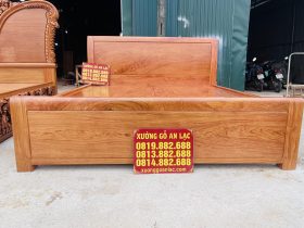 Giường 2m x 2m2 trơn hoàn thiện màu Hương sáng 13 đuôi giường dày 9p