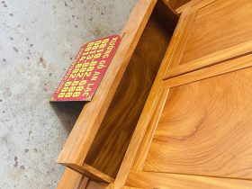 Mẫu tủ quần áo gỗ gõ đỏ hiện đại 22 ngăn kéo để đồ rộng rãi