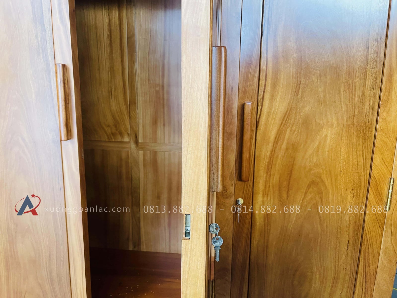 Mẫu tủ quần áo gỗ gõ đỏ hiện đại 31 cánh tủ khuôn 4 ván 2 dày dặn