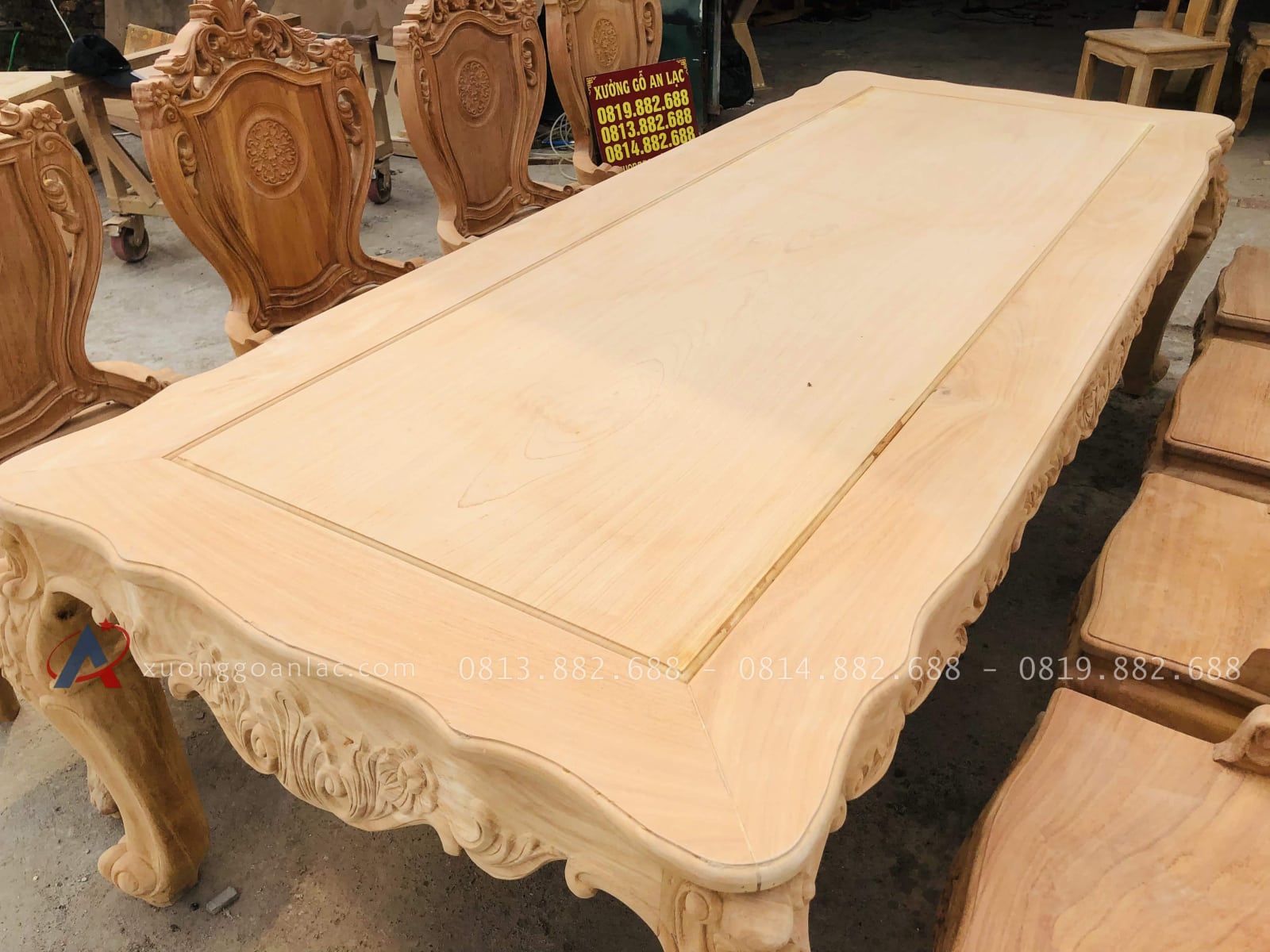 Bộ bàn ăn hoàng gia 8 ghế louis có tay gỗ gõ đỏ cao cấp (Chị Linh, Điện Biên) 21 bàn ăn khung ván gỗ gõ đỏ