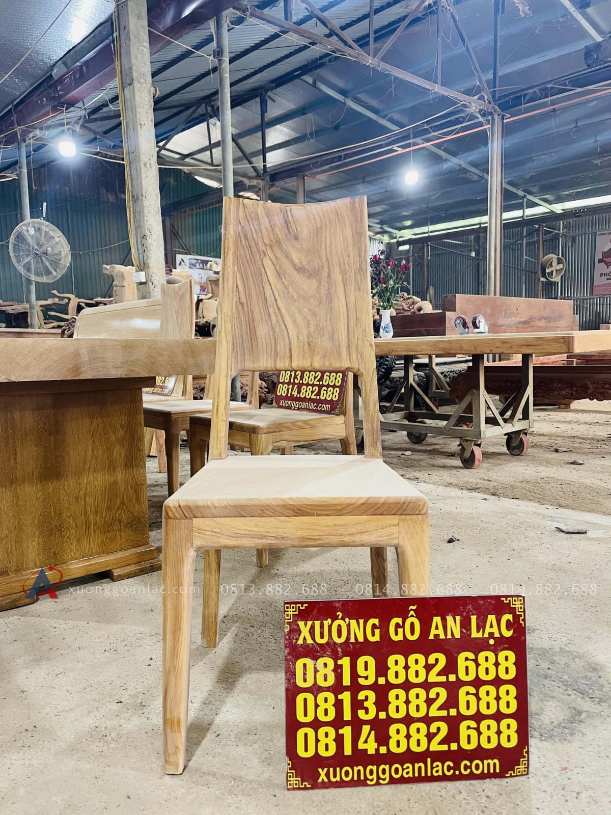 Bộ bàn ăn nguyên khối chữ nhật 8 ghế hiện đại gỗ gõ đỏ siêu vip (Anh Tùng, Thanh Hóa) 38 mẫu ghế ăn hiện đại