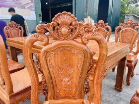 Siêu phẩm bàn ăn chữ nhật 10 ghế hồng hạt gỗ hương đá cao cấp (Chị Phượng, Hải Phòng) 20 chương ghế đục hoa lá tây nổi bật
