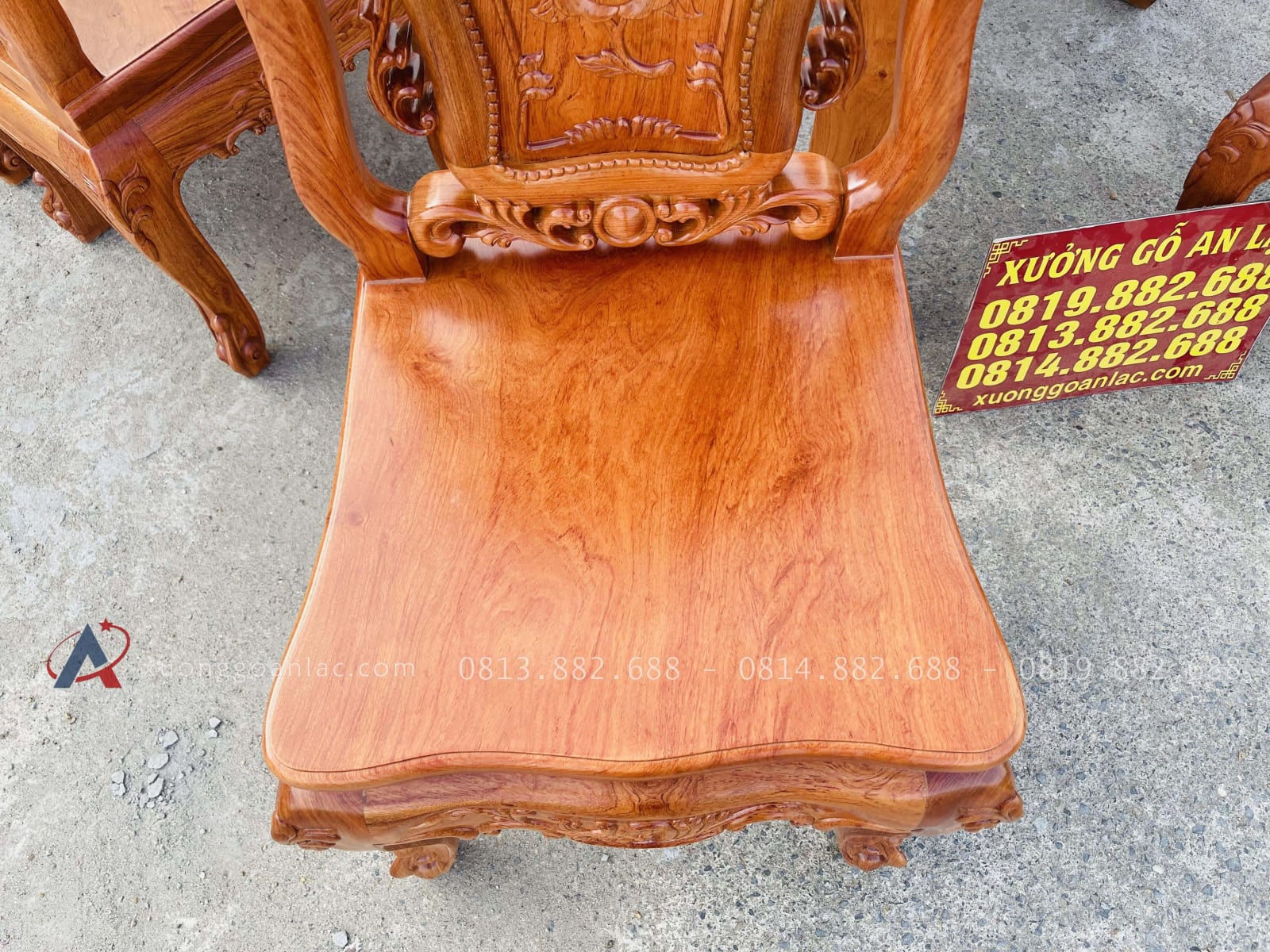 Siêu phẩm bàn ăn chữ nhật 10 ghế hồng hạt gỗ hương đá cao cấp (Chị Phượng, Hải Phòng) 33 mặt ngồi ván tràn soi cong viền