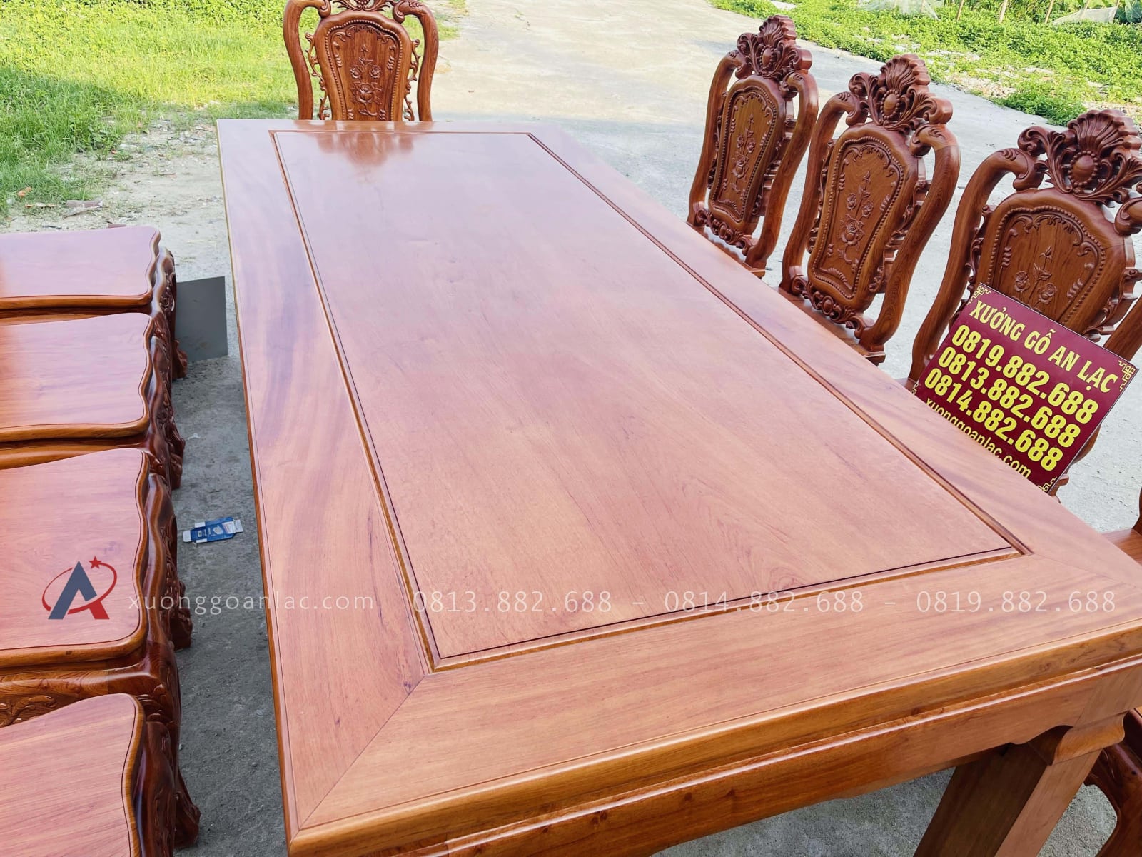 Siêu phẩm bàn ăn chữ nhật 10 ghế hồng hạt gỗ hương đá cao cấp (Chị Phượng, Hải Phòng) 28 mặt bàn khung tranh liền tấm cao cấp