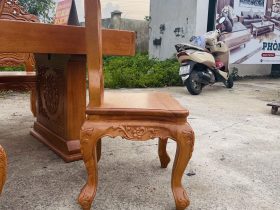 Siêu phẩm bàn ăn nguyên khối chữ nhật 6 ghế louis gỗ gõ đỏ (Cô Tuyết, Đà Nẵng) 23 góc nghiêng của ghế ngồi