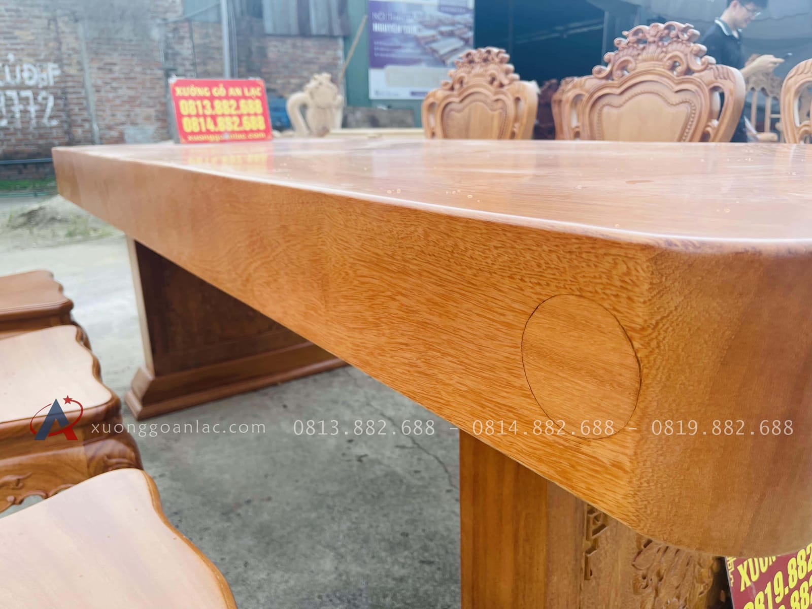 Siêu phẩm bàn ăn nguyên khối chữ nhật 6 ghế louis gỗ gõ đỏ (Cô Tuyết, Đà Nẵng) 29 mặt bàn nguyên khối dày 15p