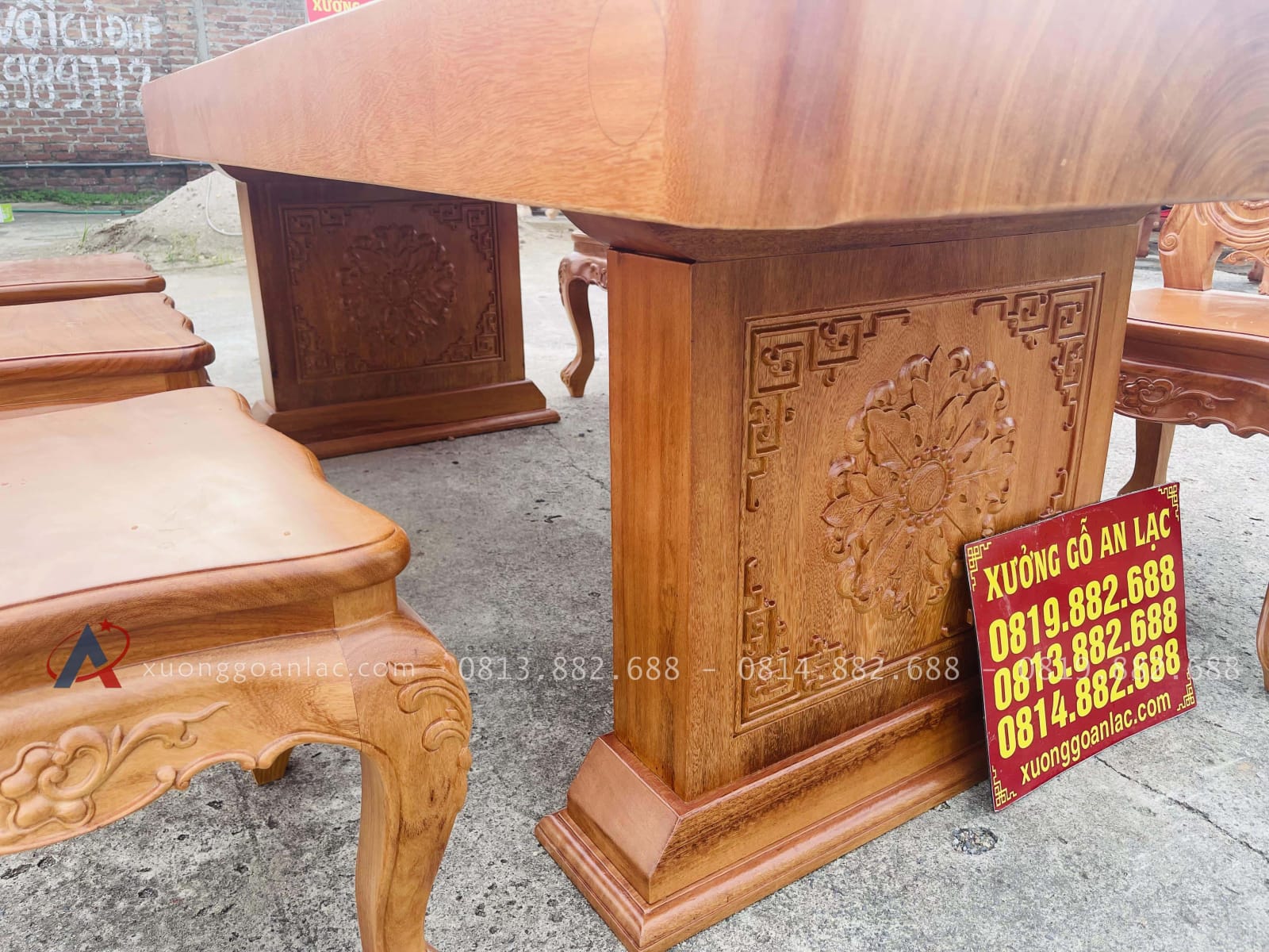 Siêu phẩm bàn ăn nguyên khối chữ nhật 6 ghế louis gỗ gõ đỏ (Cô Tuyết, Đà Nẵng) 30 chân bàn gỗ gõ đỏ nguyên khối