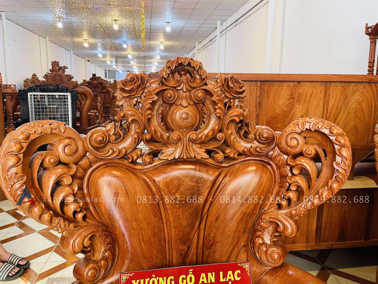 Mẫu bàn ghế hoàng gia nguyên khối 10 món gỗ hương đá (Chú Sang,Lộc Ninh) 56 lưng tựa ghế đơn louis hoàng gia