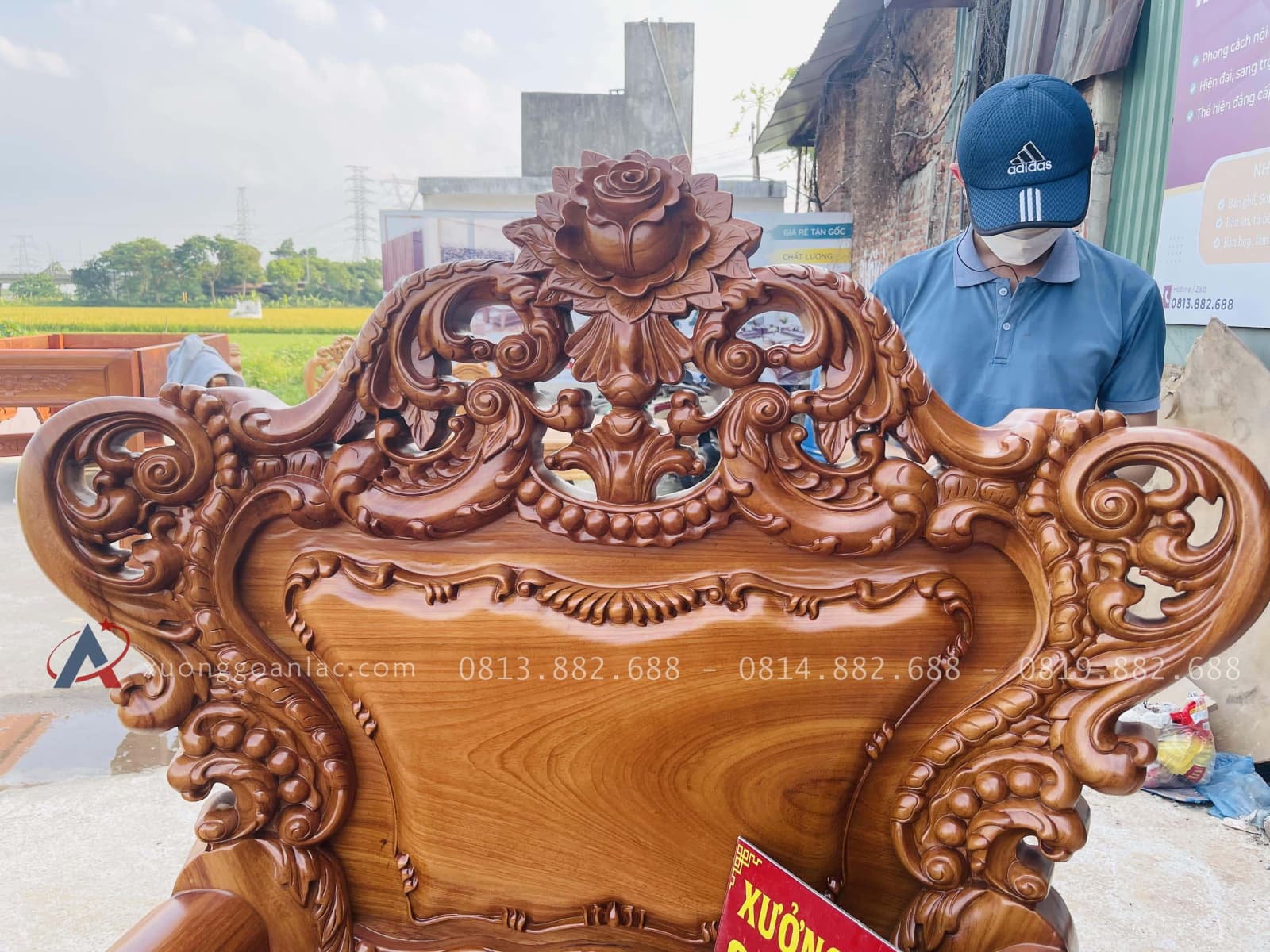 Bộ bàn ghế louis hoàng gia nguyên khối 6 món gỗ gõ đỏ của Chú Minh , Quy Nhơn 44 chương ghế đục hoa hồng nở rộ