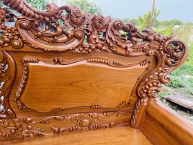 Bộ bàn ghế louis hoàng gia nguyên khối 6 món gỗ gõ đỏ của Chú Minh , Quy Nhơn 23 vách ghế tạo khung lá tây để trơn đẹp mắt