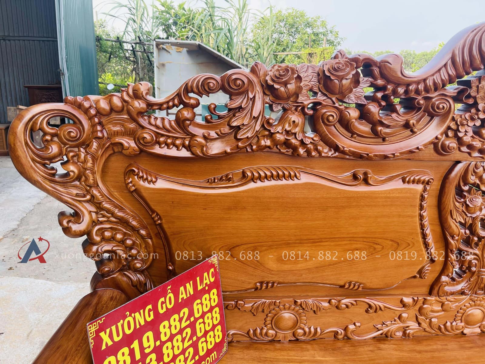 Bộ bàn ghế louis hoàng gia nguyên khối 6 món gỗ gõ đỏ của Chú Minh , Quy Nhơn 40 vai ghế hoa lá tây uốn lượn cong ôm