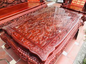 mặt bàn đục tranh tứ linh quần tụ