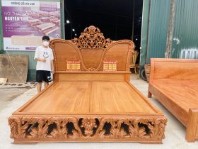 Siêu phẩm giường hoàng gia nguyên khối GAL-16 gỗ gõ đỏ cao cấp (Chị Hạnh, Hà Nội) 17 Kích thước giường lớn hoành tráng nổi bật