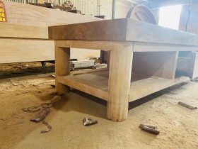 bàn trà chân cột tròn độc đáo