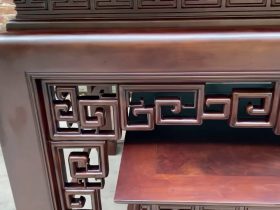 Bộ án gian thờ hàng đặt theo thiết kế 1m97 gỗ hương đá chân 14 11 phần triện vuông đục lọng thủng