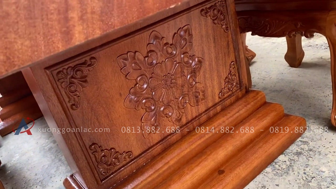 Bộ bàn ăn nguyên khối 8 ghế louis hoàng gia gỗ gõ đỏ (Anh Tiến, Gia Lâm) 19 chân bàn nguyên khối đục hoa lá tây