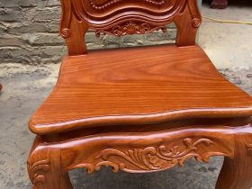 Bộ bàn ăn nguyên khối 8 ghế louis hoàng gia gỗ gõ đỏ (Anh Tiến, Gia Lâm) 14 mặt ngồi ván liền tấm