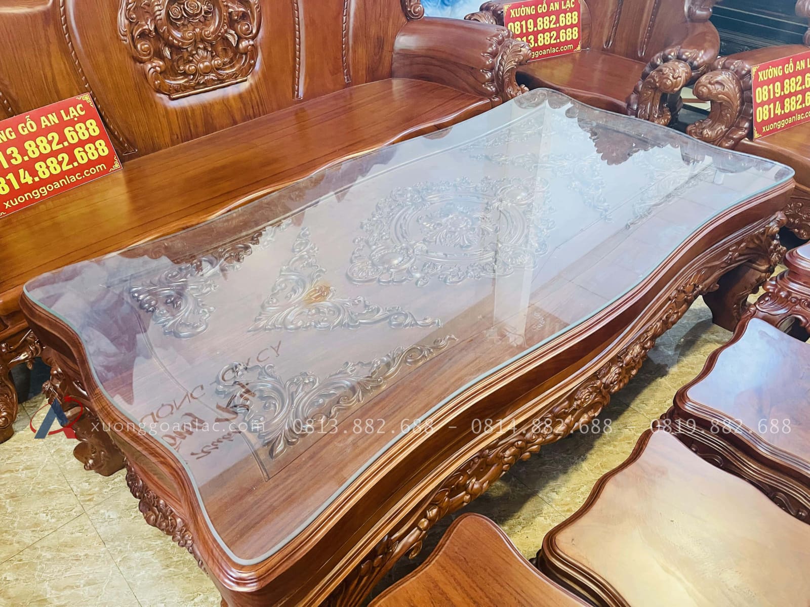 Bàn ghế hoàng gia nguyên khối 10 món gỗ gõ đỏ hàng vip (Anh Kiệt, Thanh Hoá ) 34 bàn trà gỗ gõ đỏ nguyên khối