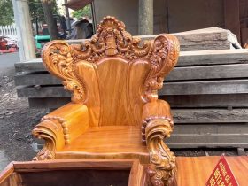 mẫu ghế đơn louis vai cong