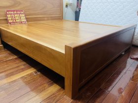 Bàn giao combo giường trơn và tủ quần áo gỗ gõ đỏ 26 thiết kế chân vuông khỏe khoắn