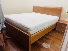 Bàn giao combo giường trơn và tủ quần áo gỗ gõ đỏ 27 giường ngủ hiện đại đơn giản