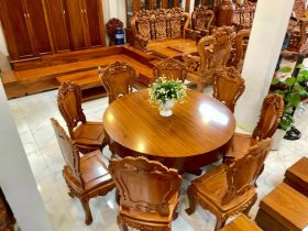 Bộ bàn tròn nguyên khối 8 ghế gỗ gõ đỏ cao cấp (Chú Trần, Khánh Hòa) 10 mẫu bàn ghế ăn gỗ gõ tuyển vân
