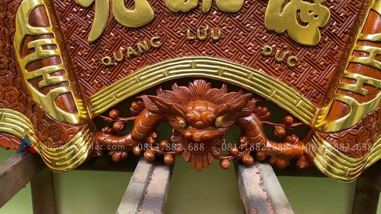 Bộ cuốn thư câu đối gỗ gụ lào cao cấp 17 phía dưới đục tỉa hình tượng hổ phù độc đáo
