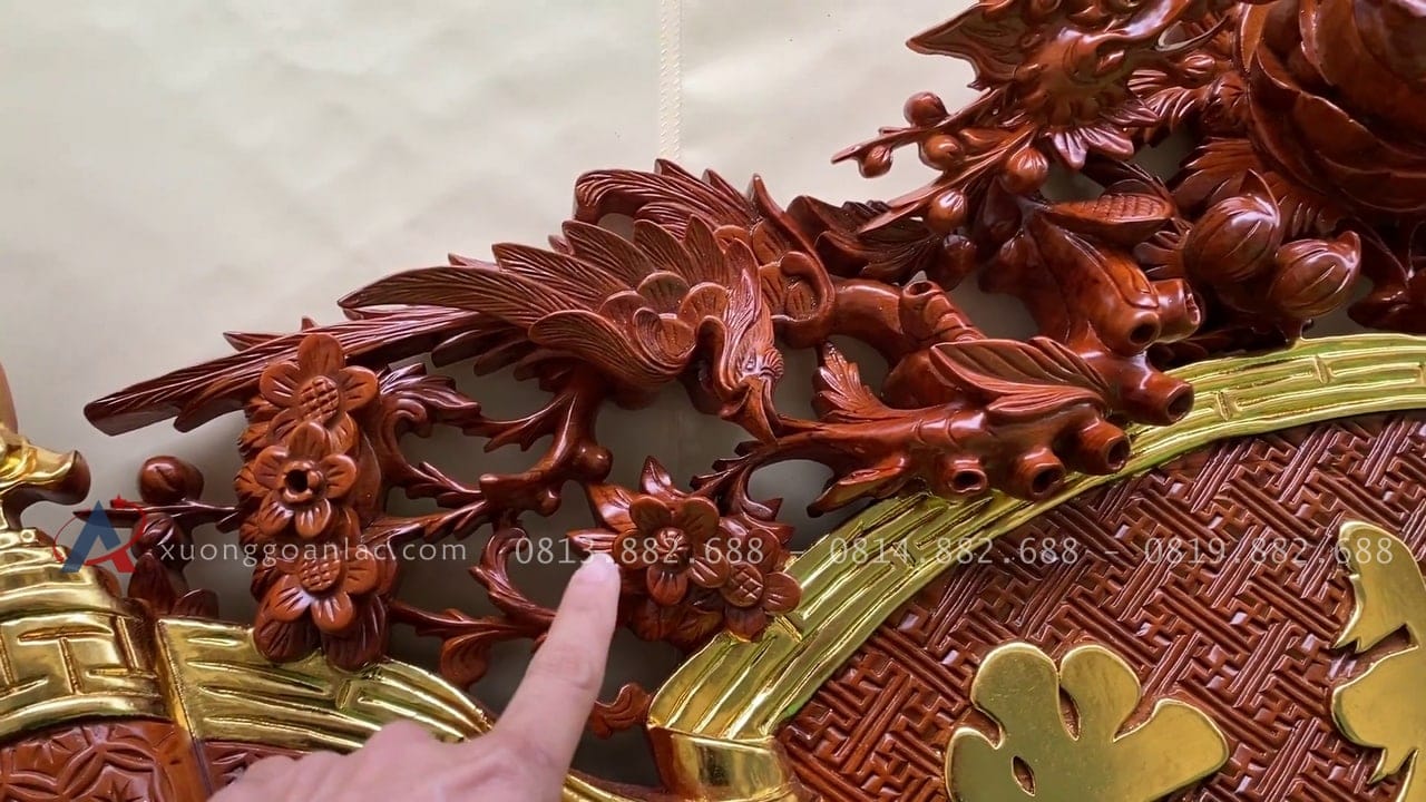 Bộ cuốn thư câu đối gỗ gụ lào cao cấp 18 các chii tiết hoa mai trên cuốn thư