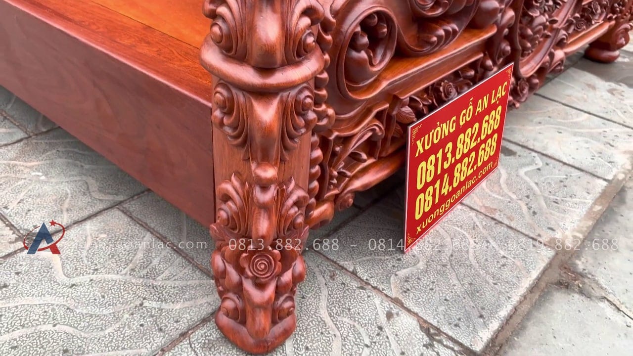 Giường hoa hồng 1m8 x 2m gỗ Hương Đá 26 chân gường đục họa tiết