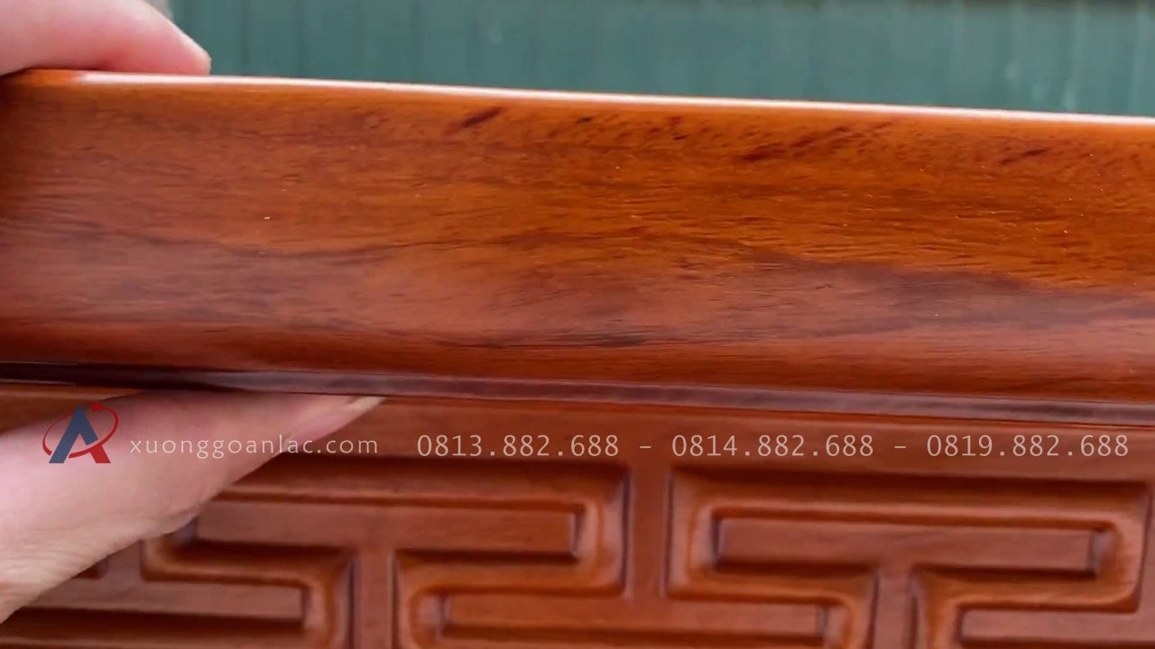 Combo án gian thờ và kệ tivi gỗ gõ đỏ cao cấp (Củ Chi - HCM) 35 mặt khuôn tranh dày dặn
