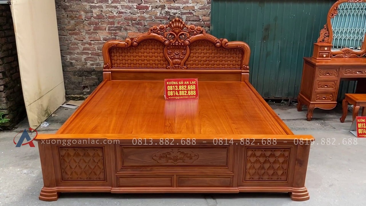 Combo giường ngủ chim trĩ + bàn phấn mẫu hoa hồng chất liệu gỗ gõ đỏ 28 phông vách đục trám hoa mai