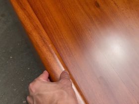 Combo giường ngủ chim trĩ + bàn phấn mẫu hoa hồng chất liệu gỗ gõ đỏ 18 vai giường 5cm