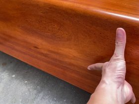 Combo giường ngủ chim trĩ + bàn phấn mẫu hoa hồng chất liệu gỗ gõ đỏ 19 vai giường bản rộng 30cm