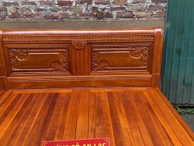 Combo giường ngủ mẫu chữ X gỗ gõ đỏ và án gian thờ mẫu như ý gỗ hương đá 18 đầu cao đục hoa tiết khung lá tây