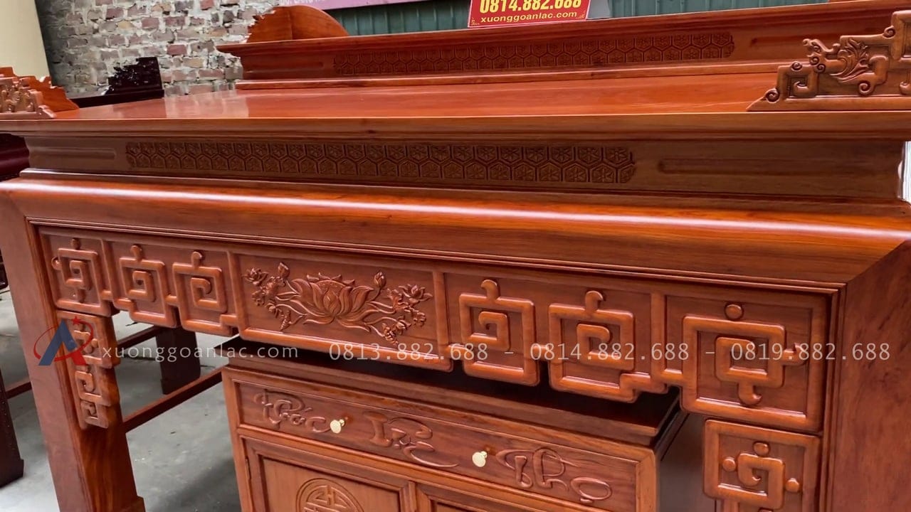 2 mẫu án gian thờ hàng vip làm theo yêu cầu khách hàng 4 cổ yếm đục họa tiết