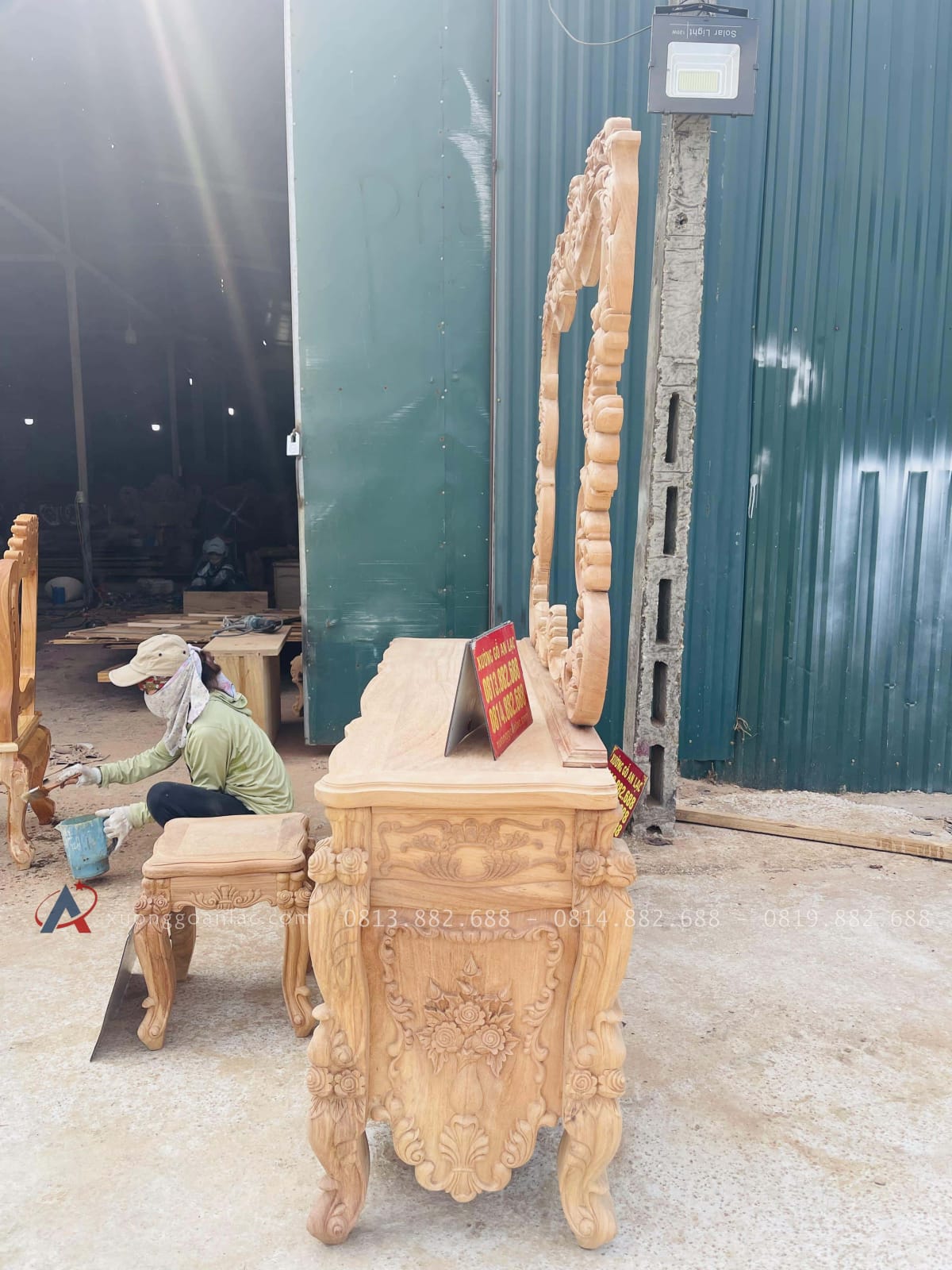 Cận cảnh hàng mộc bàn trang điểm hoàng gia cao cấp (Chị Thương, Ninh Bình) 27 mẫu bàn phấn gỗ gõ đỏ
